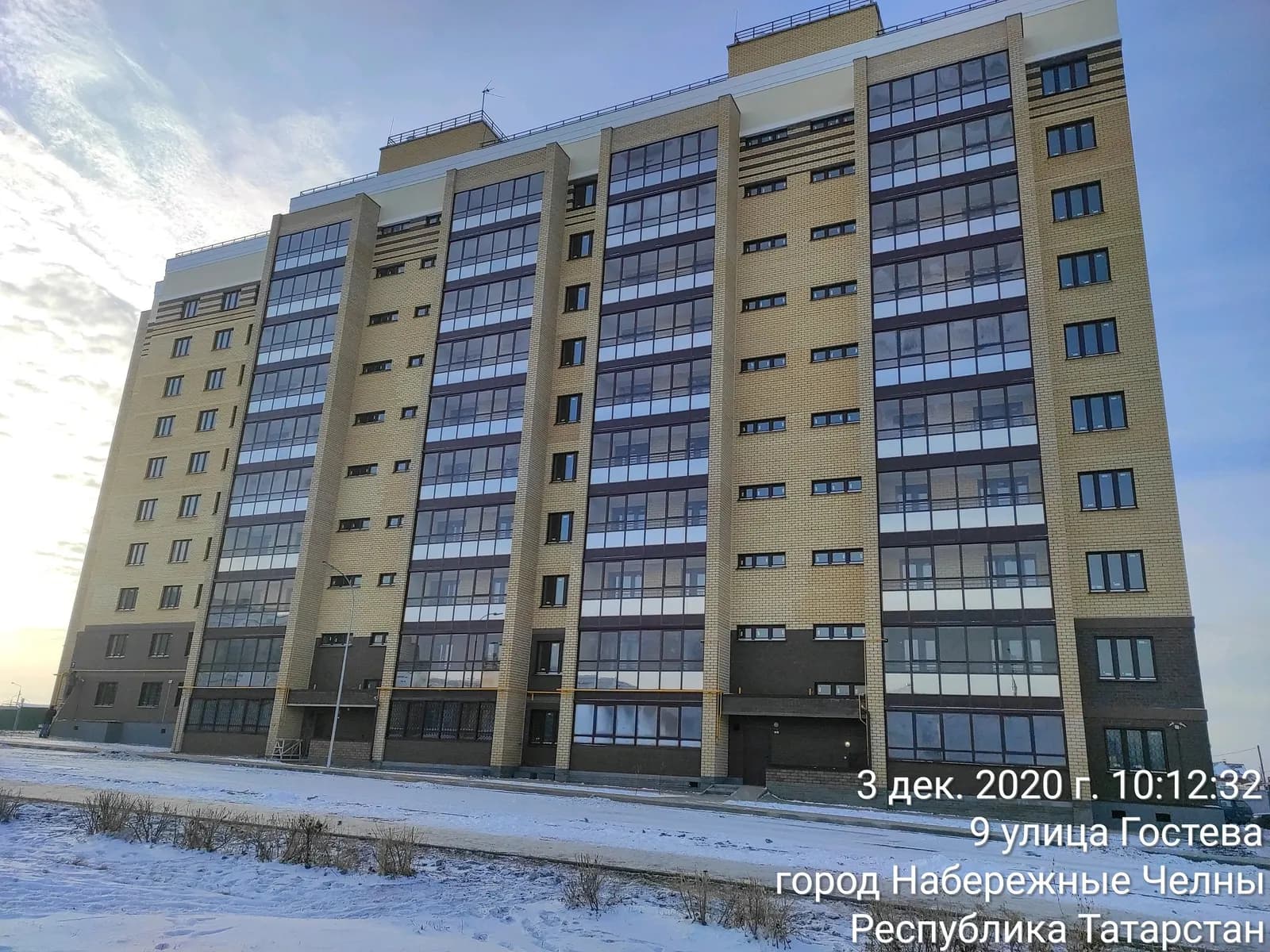 Жилой дом, Набережные Челны, На пересечении проспекта В.Фоменко и ул. В.Гостева